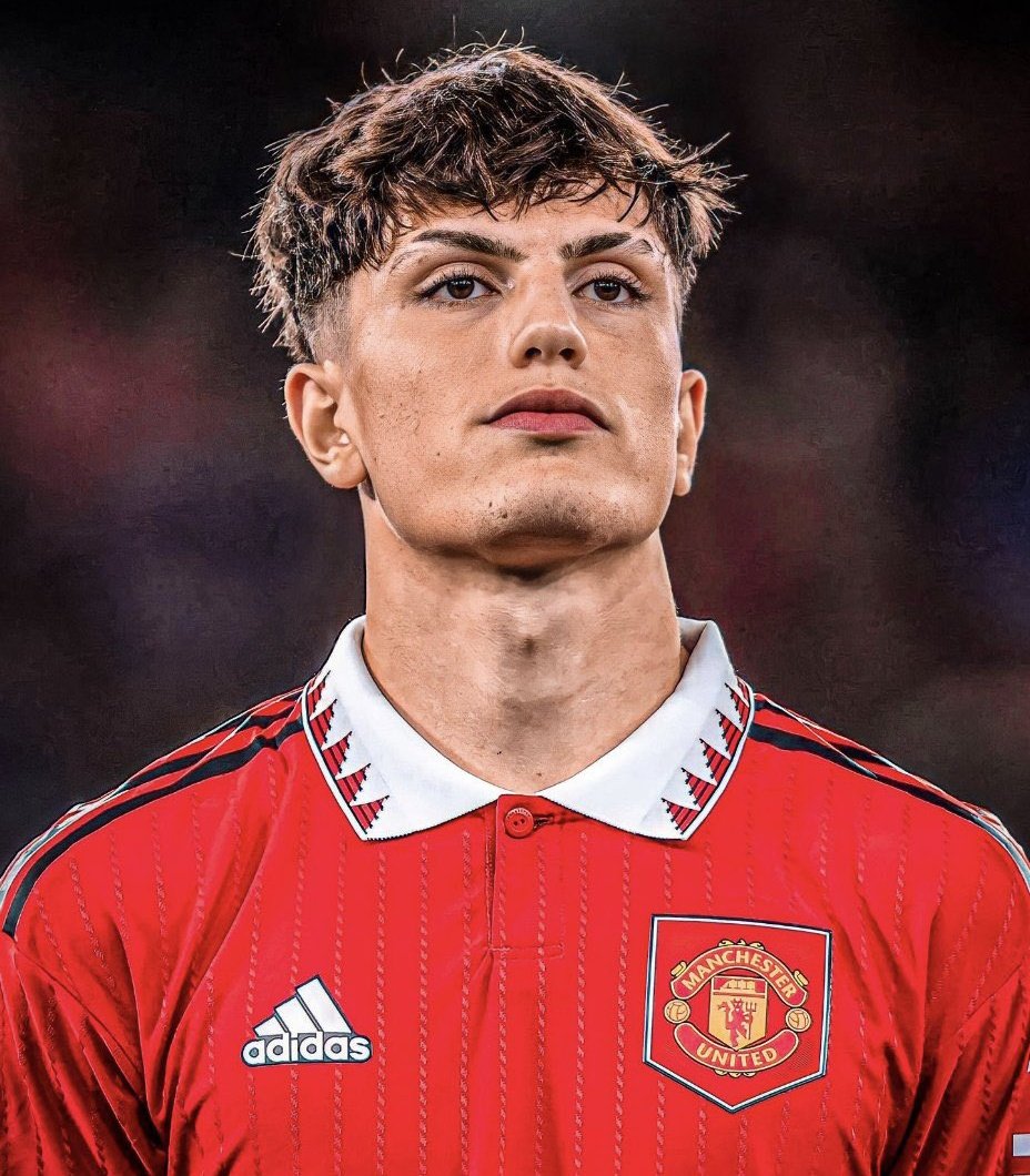 frabigol's tweet photo. "Despues de adentrarme en la cultura Argentina decidí que mi hijo tiene que llamarse Enzo, quiero continuar el legado de Enzo Francescoli, Enzo Perez, Enzo Fernandez y Enzo Diaz, son la historia viva del deporte Sudamericano".

🎙 Alejandro Garnacho en BBC. https://t.co/gPVVCc0uOq
