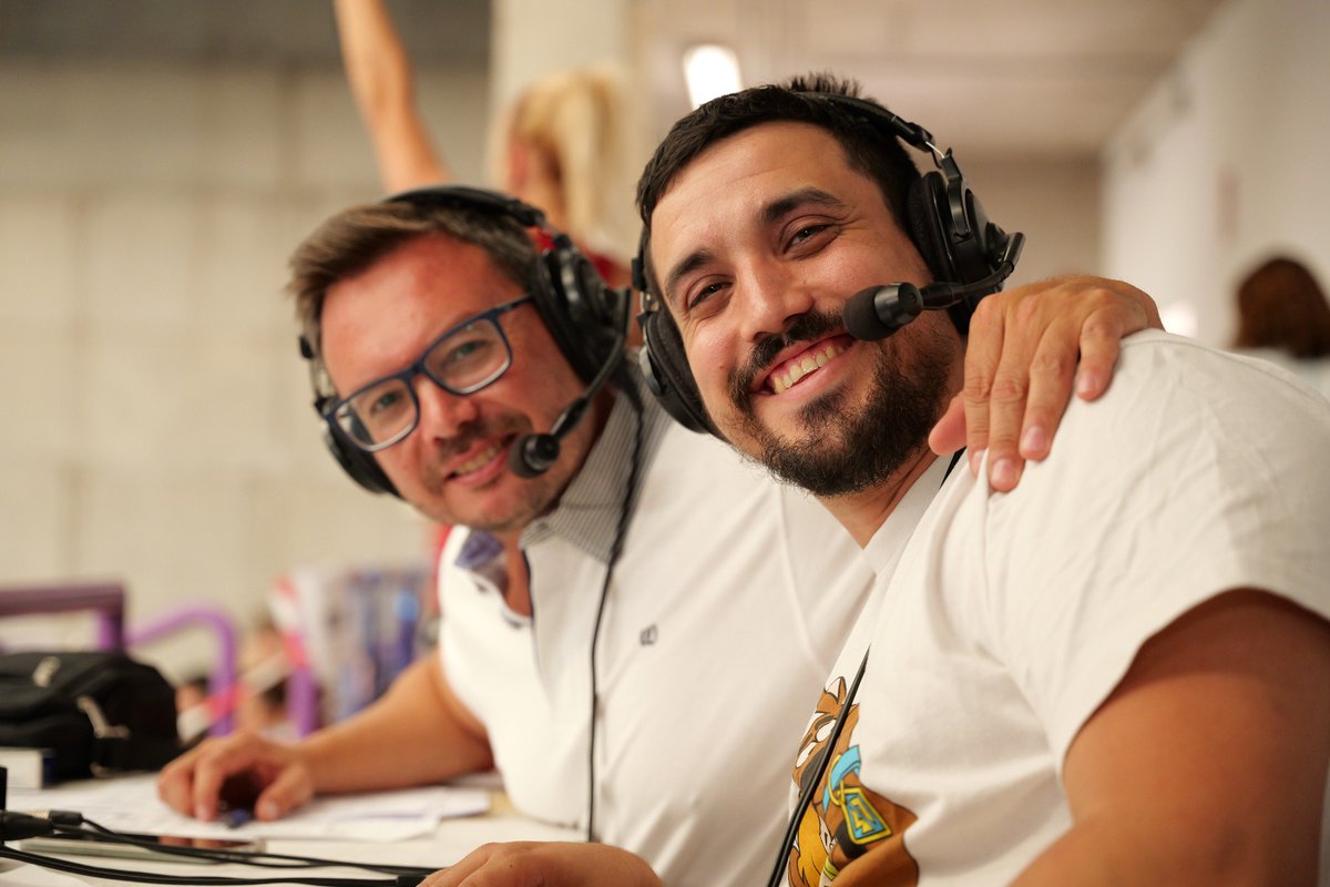 SeVoleibol's tweet photo. El mejor team para el mejor partido @JorgePeris1 !!!! https://t.co/APDNL6z9Ti