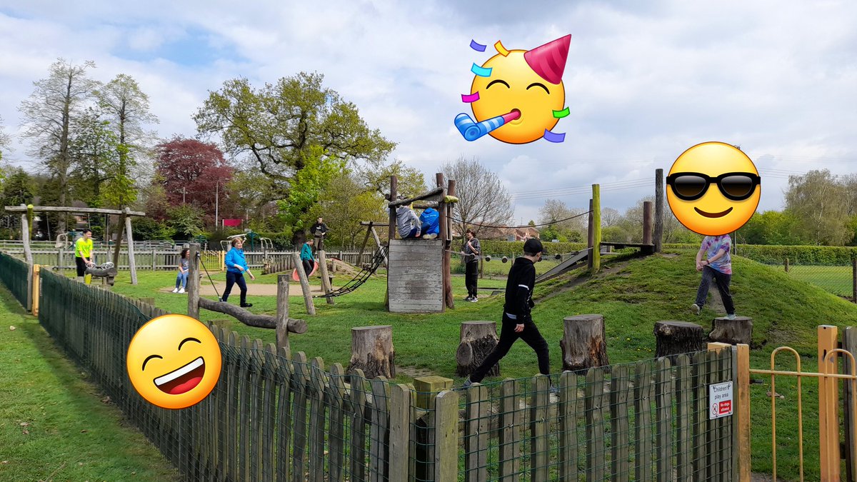 Making friends at the park yesterday 
🍎🌱🥪🐝🌸 Unstoppables group 😁
#youthclub #bromsgrove #youthwork #Worcestershire #picnic