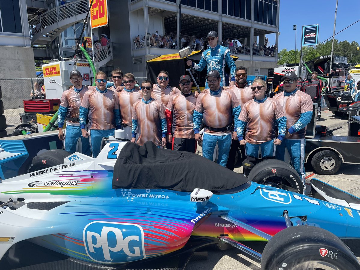 Team_Penske's tweet photo. Looks like the No. 2 crew has taken up the @josefnewgarden #100DaysToIndy fitness challenge! 😂 

Green flag coming up soon from  Birmingham. https://t.co/8LDGvcbOUQ