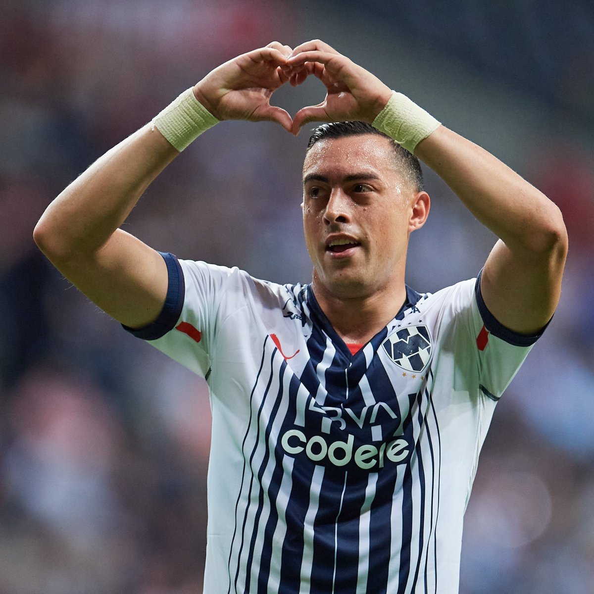 Rayados's tweet photo. ¡Qué noche, @rogelio7funes! 🧘🏻‍♂️🫶🏻

Ayer en tu historia con #Rayados llegaste a:

🤯 300 partidos
😍 151 goles
🖐🏻 Quinto "hat-trick"

#HIS7ÓRICO https://t.co/imAN0kSO2p