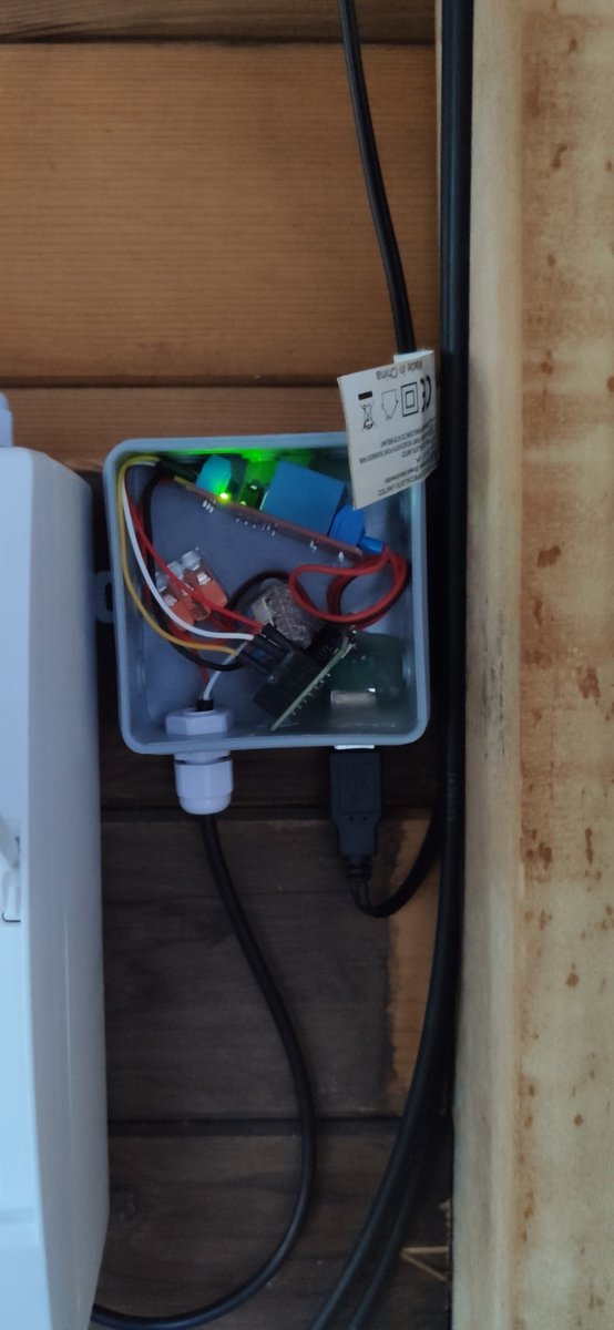 Improving my garden #lights 🤓 Last year I bought a 5V 50FT vintage LED string 💡. Today I made it smart using a relay, <a href="/esphome_/">ESPHome</a> and <a href="/home_assistant/">Home Assistant</a>. Everything's powered⚡ by my simple #diy solar system and a car battery 🔋😊

#weekend #fun