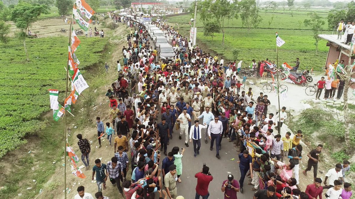 TrinankurWBTMCP's tweet photo. #TrinamooleNaboJowar is the name of the campaign to:

⏩ Rise above political interests and provide service to all,
⏩ Give people complete freedom to choose their own candidates,
⏩ Fulfill the promises made before election.

- Shri @abhishekaitc on day 5 of #JonoSanjogYatra https://t.co/KQNKLIvdwr