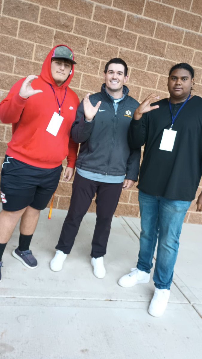 Craley68's tweet photo. I had an Amazing time coming out to UCO and meeting the coaching staff there! Thank you @_CoachDonald for the invite! @ucobronchofb @Coach_Curlee @AdamDorrel @Coach_JParker54 @pocola_football #indianpride https://t.co/BVKuqm5QTR