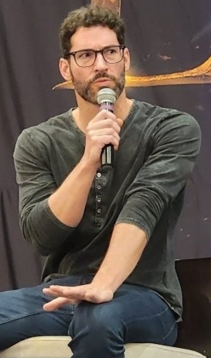 lisaquac81's tweet photo. What's your biggest talent?
Making people believe I'm just a normal average human
(#YouDontFoolUs)
#TomEllis
#LuciConNJ
pics by @Anke784 & @Ksqrd2 ❤️ https://t.co/UJGyJYvBQN
