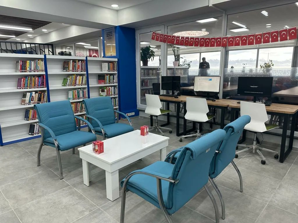 Ordu Ünye Uniport AVM Kütüphanesi dualarla hizmete açıldı. 
Açılış törenine Bakan Yardımcımız Sn. Ahmet Misbah Demircan, Ordu Valisi Sn. Tuncay Sonel ile Ünye ilçe protokolü katıldı.