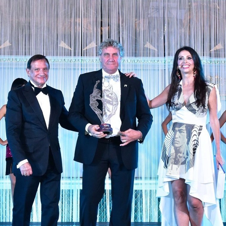 🇩🇪🇲🇨 Jean-Marie Pfaff auf die 1. WSLA Ceremony, Der Oscar des Sport mit André de Montigny und unsere Zeremonienmeisterin Lorena Baricalla.
Salle Empire, Hotel de Paris
📸 Saverio Chiappalone
@PfaffJM1 @LorenaBaricalla #wsla16 #jeanmariepfaff