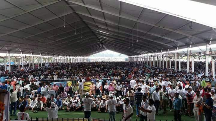 NmopsAtewa's tweet photo. 30 अप्रैल 2018 का वो ऐतिहासिक दिन!

पुरानी पेंशन बहाली के सम्मान में देश के कोने कोने से लाखों पेंशन विहीन साथी आज दिल्ली के ऐतिहासिक राम लीला मैदान में श्री @vijaykbandhu (राष्ट्रीय अध्यक्ष nmops,) के नेतृत्व में उपस्थित होकर सभी राजनीतिक दलों को चेतावनी दी https://t.co/jH8OmX4r7e