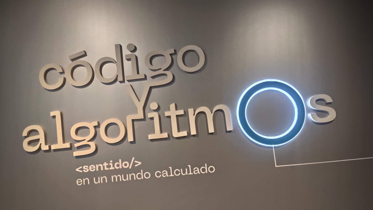 FPVMus's tweet image. Hoy he vuelto a disfrutar de #CódigoYAlgoritmos en el @EspacioFTef 
¿Sabías que...
a pesar de su importancia, sólo el 0,3% de la población sabe escribir e interpretar los códigos y #algoritmos que conforman nuestro universo digital? 👇
express.adobe.com/page/tKHvhV5Io…