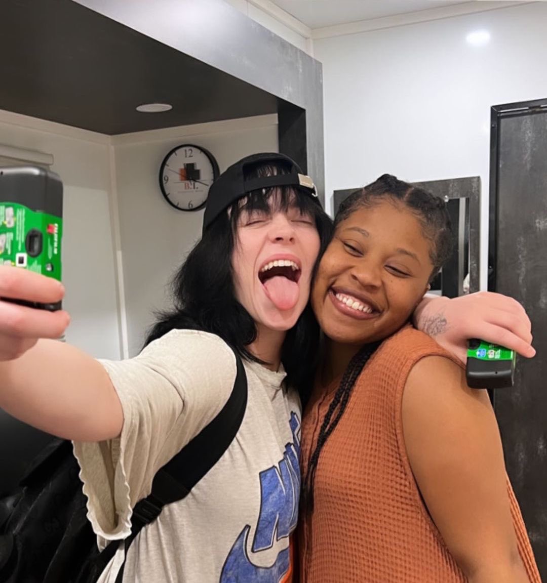 InfoBillieBR's tweet photo. FOFAS! Billie Eilish com Dominique Fishback 💕 https://t.co/hA9KFTvTdJ