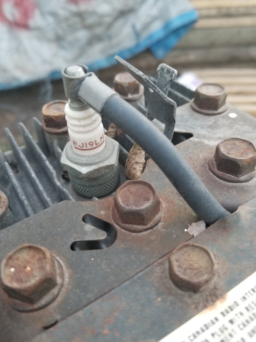 ShelbysLawncare's tweet image. @realTylerZed most recent photo.... took this photo to remember the type of spark plug for my rotiller.
#ShelbysLandscaping #smallengine #pausedvideoforthis
#youlaughyoulosego #growup