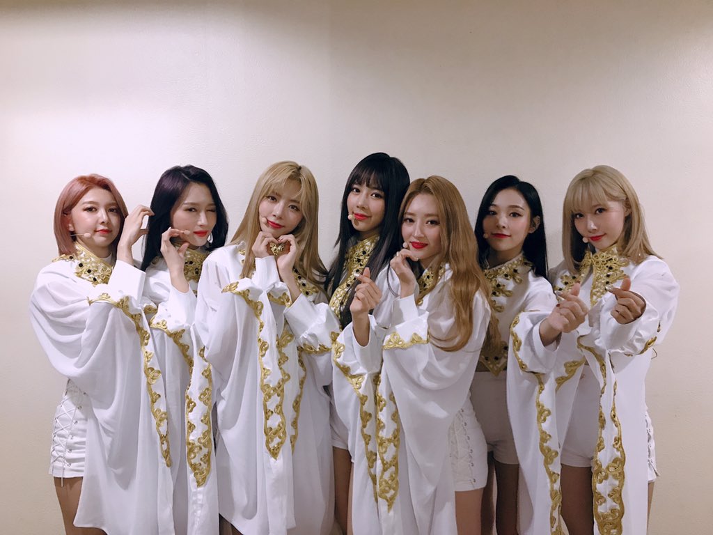 NlGHTMAREOFF's tweet photo. Lindas, elegantes y de blanco gracias al #𝟯𝟬𖦹𝟬𝟰𖧷𝗰o͟d͟𝑒 porque hoy toca boda en el #𝔉𝗲𝚛𝚢𝚊𖠇𝚌𝚋 de estas pesadillas con la más bella de la industria y la dueña de nuestros corazones de pollo. 

         ⚘︎･. ֺ  𝕹ıԍht  ─  𝕸arɘ  ִ https://t.co/zO3BLZcAtB