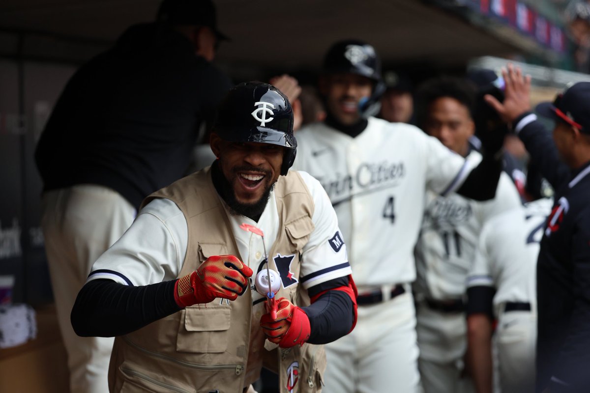 The <a href="/Twins/">Minnesota Twins</a>’ “Land of 10,000 Rakes” jacket is incredible 😂🎣 <a href="/FlippinBatsPod/">Flippin' Bats Podcast</a> 

📸 <a href="/MLB/">MLB</a>