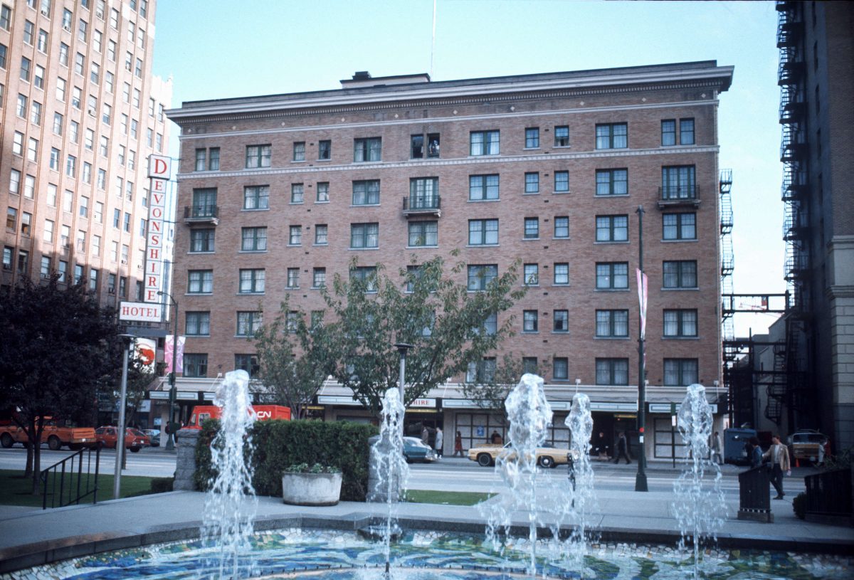 Last call at the Devonshire Hotel on West Georgia Street was April 30, 1981. The hotel was replaced by the Bank of BC Office tower. Story from Vancouver Exposed: evelazarus.com/book/vancouver… #Vancouverexposed #missingheritage #everyplacehasastory <a href="/vanarchives/">Vancouver Archives</a> photo, 1976