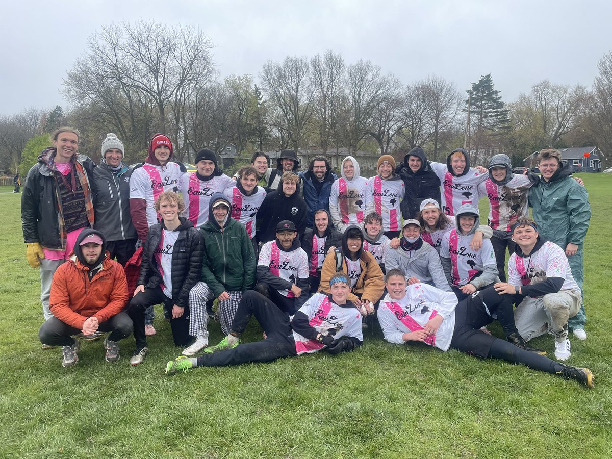 Eauzone finishes their regionals run going 2-3 for the weekend :). Lots of love to the seniors and coaches we say goodbye to, but with all they’ve taught us, we’ll only get better. Eauzone for life  <3