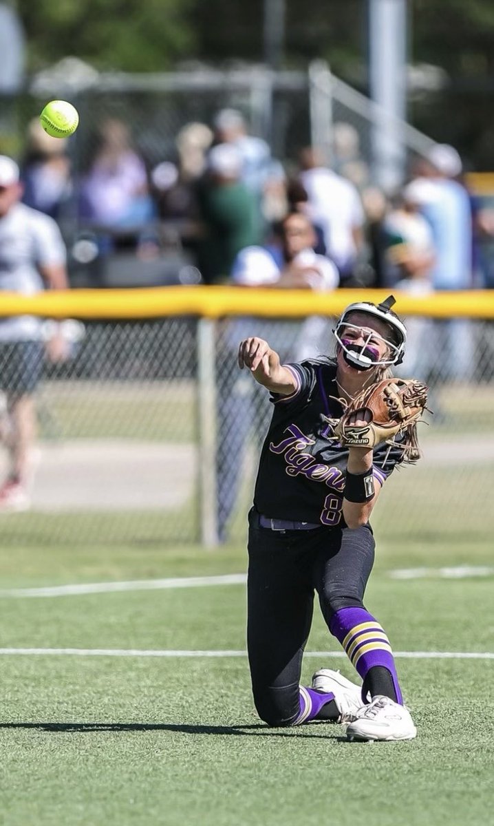 2025 <a href="/BaileyMclin/">Bailey Mclin</a> getting long for the diving catch on for the line out in the semis!! <a href="/BlaZerelitemain/">LouisianaBlazersEliteMain</a> @Softball_La <a href="/GoChoctaws_SB/">Mississippi College Softball🥎</a> <a href="/AndyLeeNWF/">Andy Lee</a> <a href="/CoachMeeks_PRCC/">Christie Meeks</a> <a href="/PearlRiverSB/">Pearl River Softball</a> <a href="/CoachCollins_11/">Meghan</a> <a href="/LSUEBengalsSB/">LSUE Softball</a>