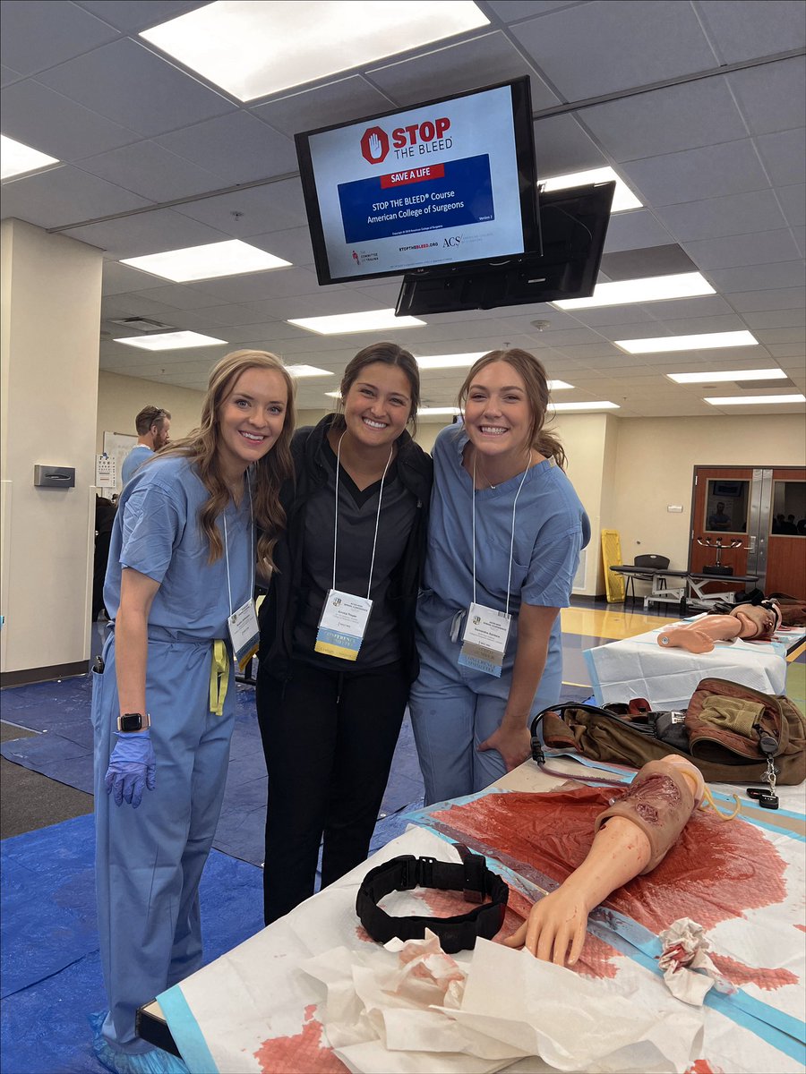 getting our attendees Stop the Bleed certified at the  #ACOSMileHighMeeting  
💪🏼🩸