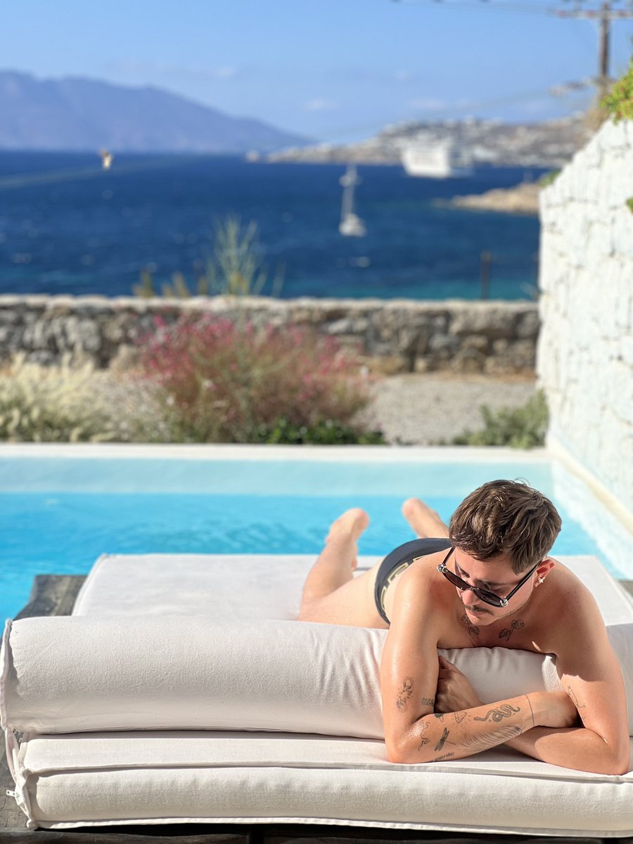 tadi92's tweet photo. #TB Mykonos https://t.co/v5rIdGtmWs