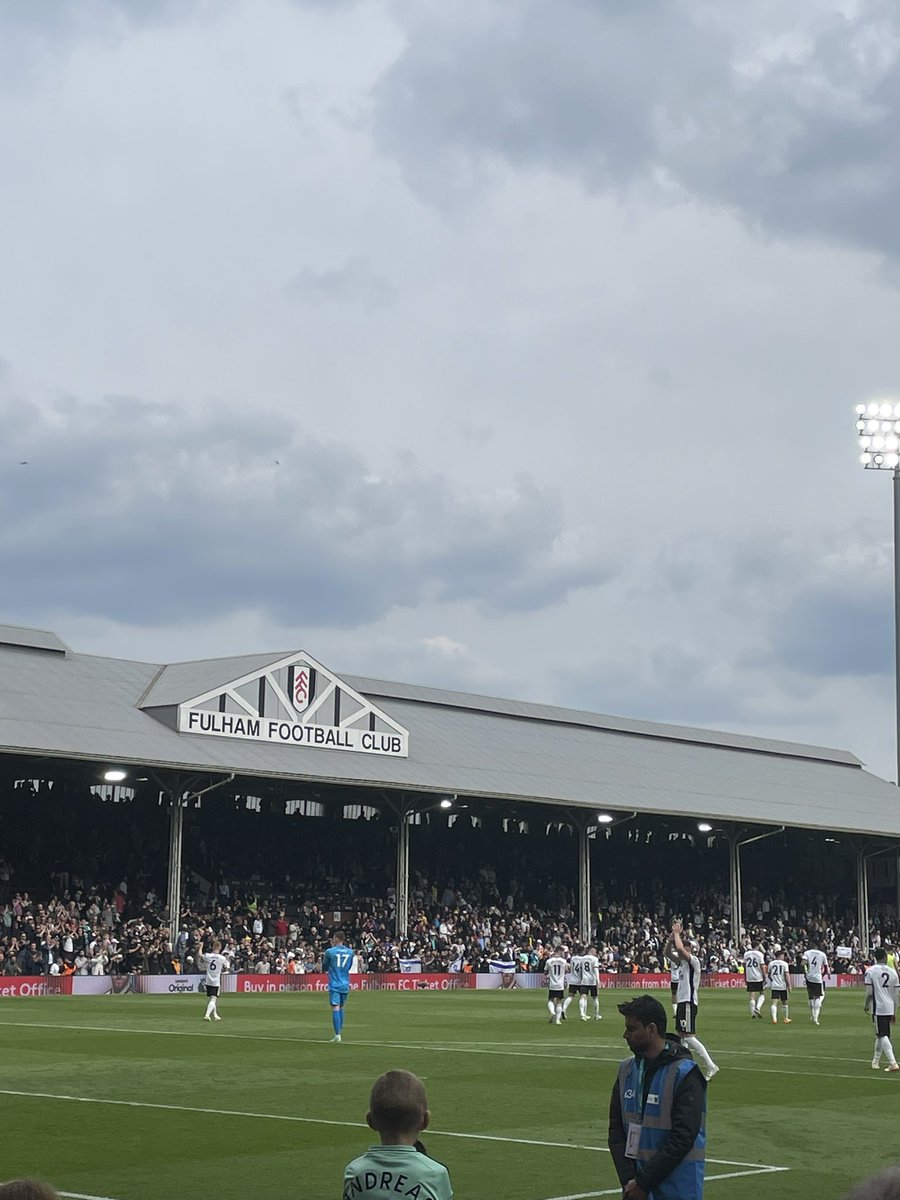 2e wedstrijd van het weekend op Craven Cottage🏠: Fulham⚪️⚫️-Manchester City🔵
Ons Carlos Vinicius tegen Haaland
#FULMCI