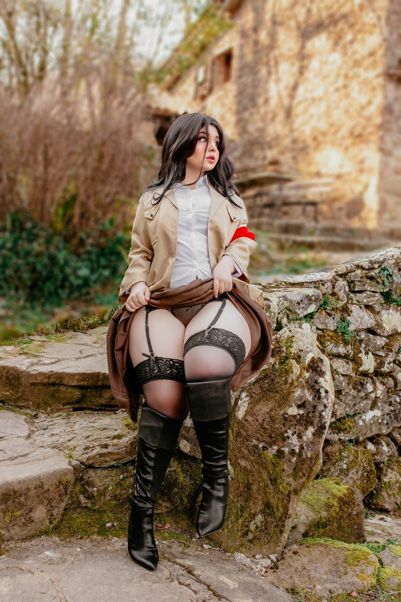 Bunnie_cosplay's tweet photo. Pieck Finger from Atrack on titan ❤️

Last day left to grab it on pawtreon! https://t.co/2XM6OZBWOL