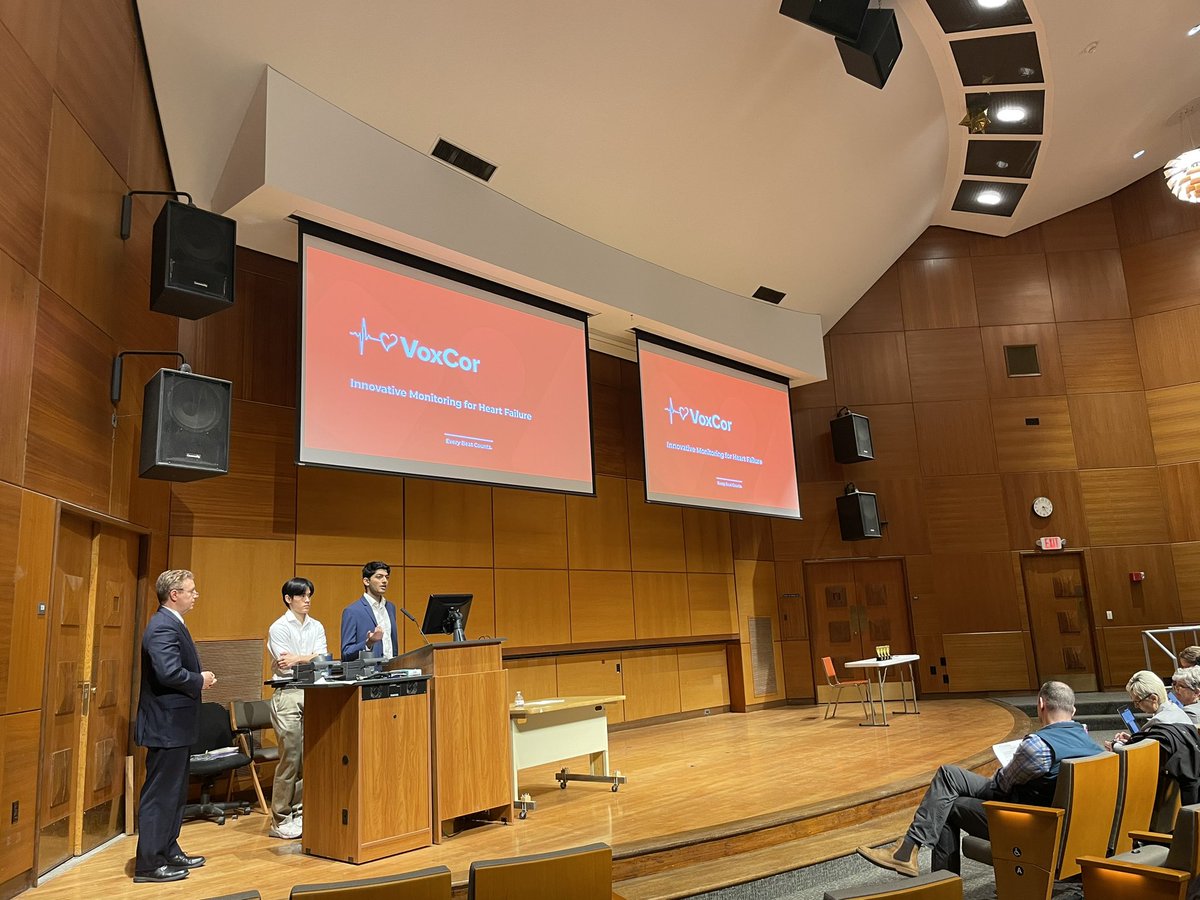 Last but not least, Team D with a great presentation on VoxCor! VoxCor is an app that uses machine learning for innovate monitoring and diagnosis of heart failure.