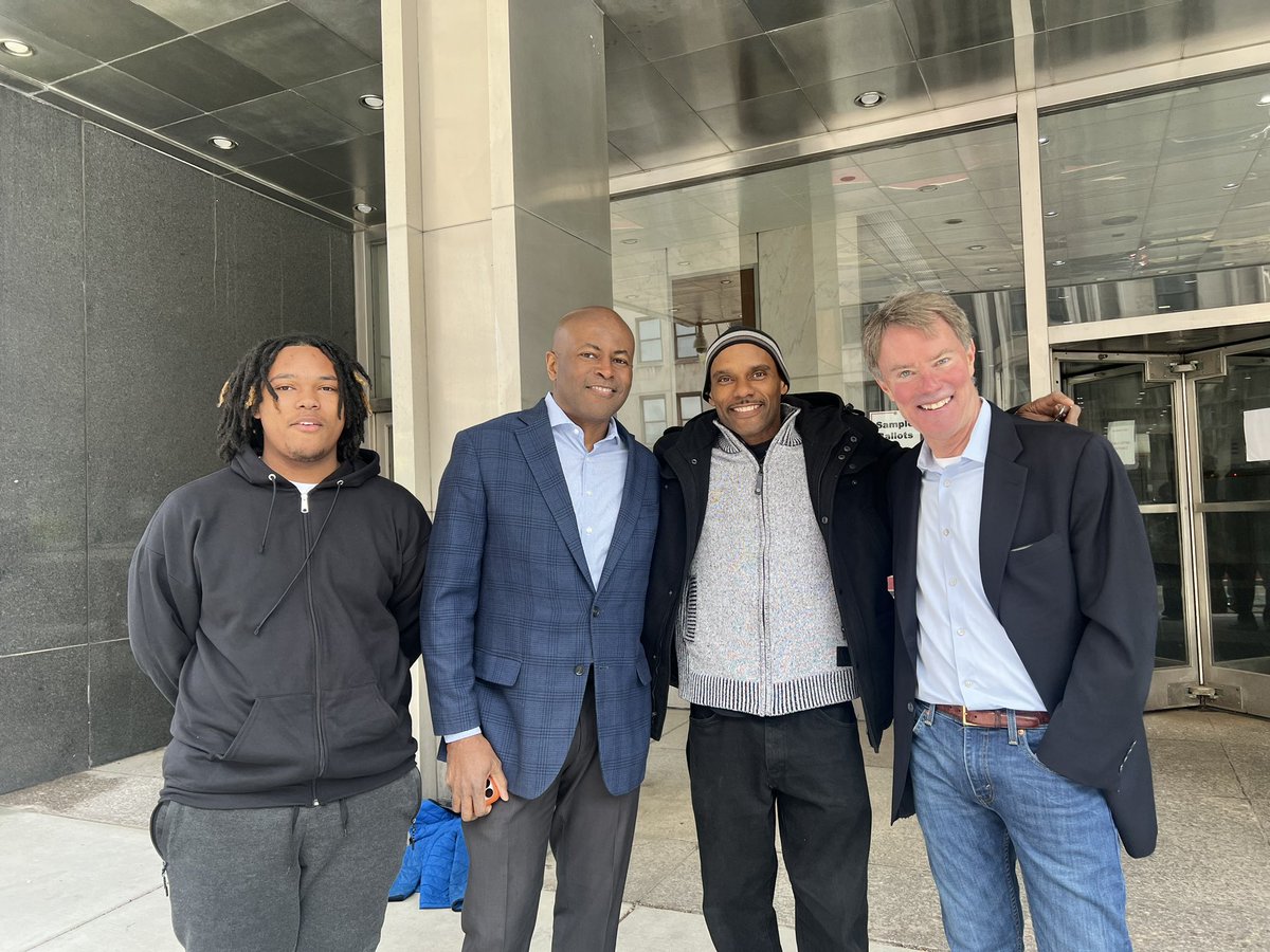 MayorJoeForIndy's tweet photo. All across the city, teams of Mayor Joe supporters have been working hard to get out the vote!
Weโre in the home stretch with 2 1/2 hours until the polls close for the day! Head to one of the early vote locations before 6 pm to cast yours for Mayor Joe. #WeNeedJoe https://t.co/DAoIRIthFu
