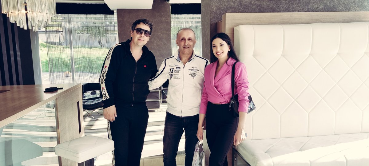 SJStudio3's tweet photo. 📸Snimljena emisija Zlatko Zoran i SJ studio https://t.co/x4JCQvOFy6