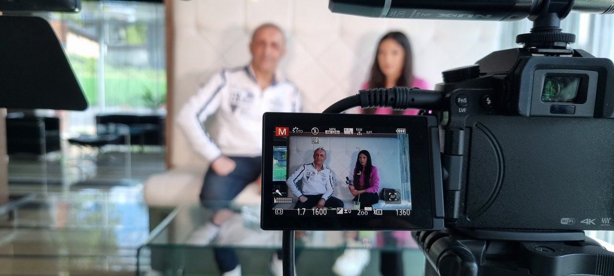 SJStudio3's tweet photo. 📸Snimljena emisija Zlatko Zoran i SJ studio https://t.co/x4JCQvOFy6