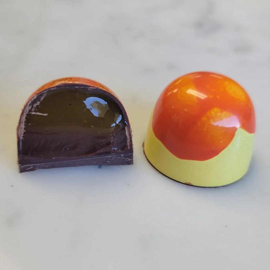 TasteFruition's tweet photo. At Fruition, we are both Chocolatiers and Chocolate makers. We have the privilege of creating delicious bonbons, bars, and confections with amazing chocolate, &amp; we make all of that chocolate ourselves in the same building! #specialtychocolate https://t.co/02FnSgUbNZ