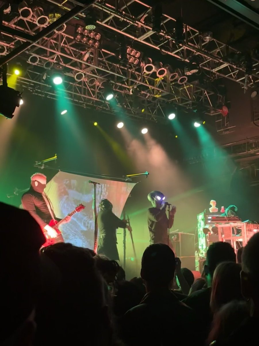 linuxfingers's tweet image. Lead into Gold and Skinny Puppy were absolutely fantastic last night. Been wanting to see SP for 23 years - what a glorious show 🖤