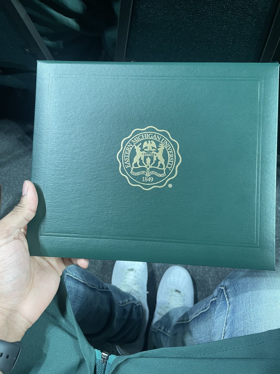 1whereisal's tweet photo. Done with the B.S 🎓 https://t.co/NCYXeThJ5h