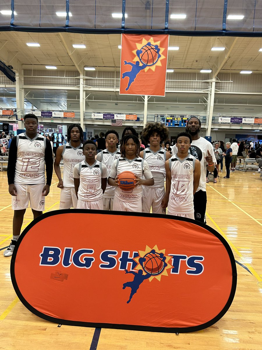 BigShotsGlobal's tweet photo. #BIGSHOTS #MBJamLive
15U
Sliver Bracket Champions: Team USC 2027 Elite
Team USC- 48
#10 Tyray Smith 9
XL Thunder- 43
#34 Tristen Sanders 11 https://t.co/vEdNkXKttl