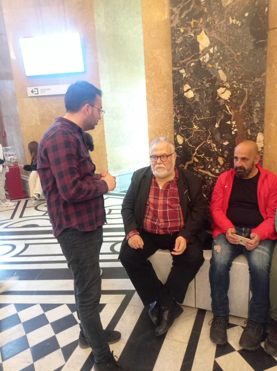 Erasmus projesi kapsamında Viyana ziyaretimizde boş zamanlarımızı kitap okuyarak değerlendirdik.<a href="/KaleKitapOkuyor/">KalekitapOKUyorzinciri</a>
projemizden bahsedip yeni kitap dostları kazandik.<a href="/kalemem20/">Kale İlçe Milli Eğitim Müdürlüğü</a> <a href="/totak2066/">Nurettin TIKIM</a> <a href="/AysegulGuzel11/">Aysegul Guzel-MEB</a> <a href="/KaleKaymakamlig/">Kale Kaymakamlığı</a> <a href="/kale_ybo/">Kale Cumhuriyet Yatılı Bölge Ortaokulu</a>