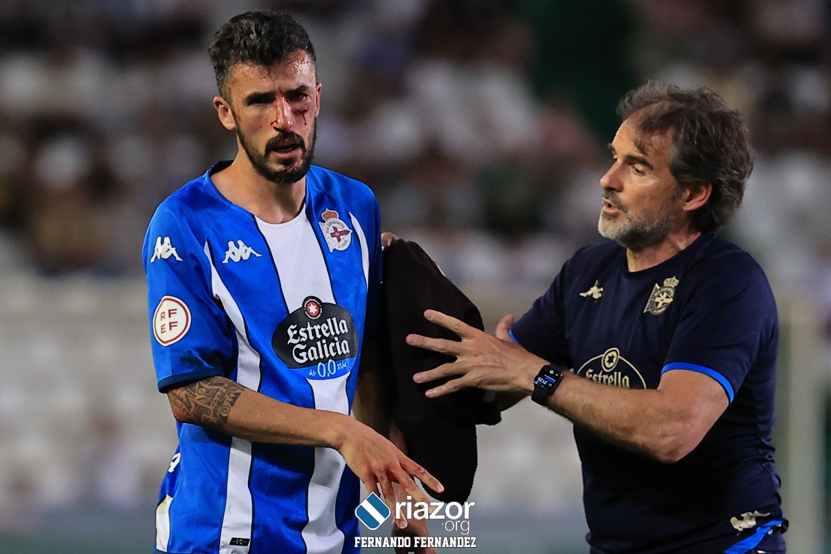 riazororg's tweet photo. 🤕 Así salió Alberto Quiles tras la patada de Ekaitz Jiménez

🟨 El árbitro sacó la cartulina amarilla al defensa del Córdoba https://t.co/i7991ADEHR