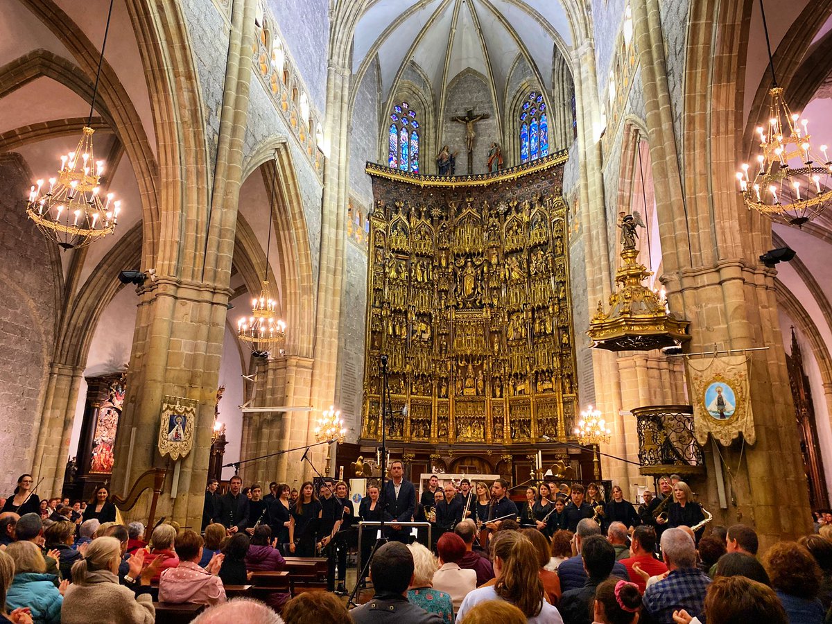 OierZA's tweet photo. LEKITTO BANDA SINFONIKOA - Atzo be #LekittoMusikaBanda topera! Ikusgarria eskainitako emonaldia. #Zorionak orainguan be! #Lekeitio #Lekitto #LKTTO https://t.co/CkOb5Xy6rg