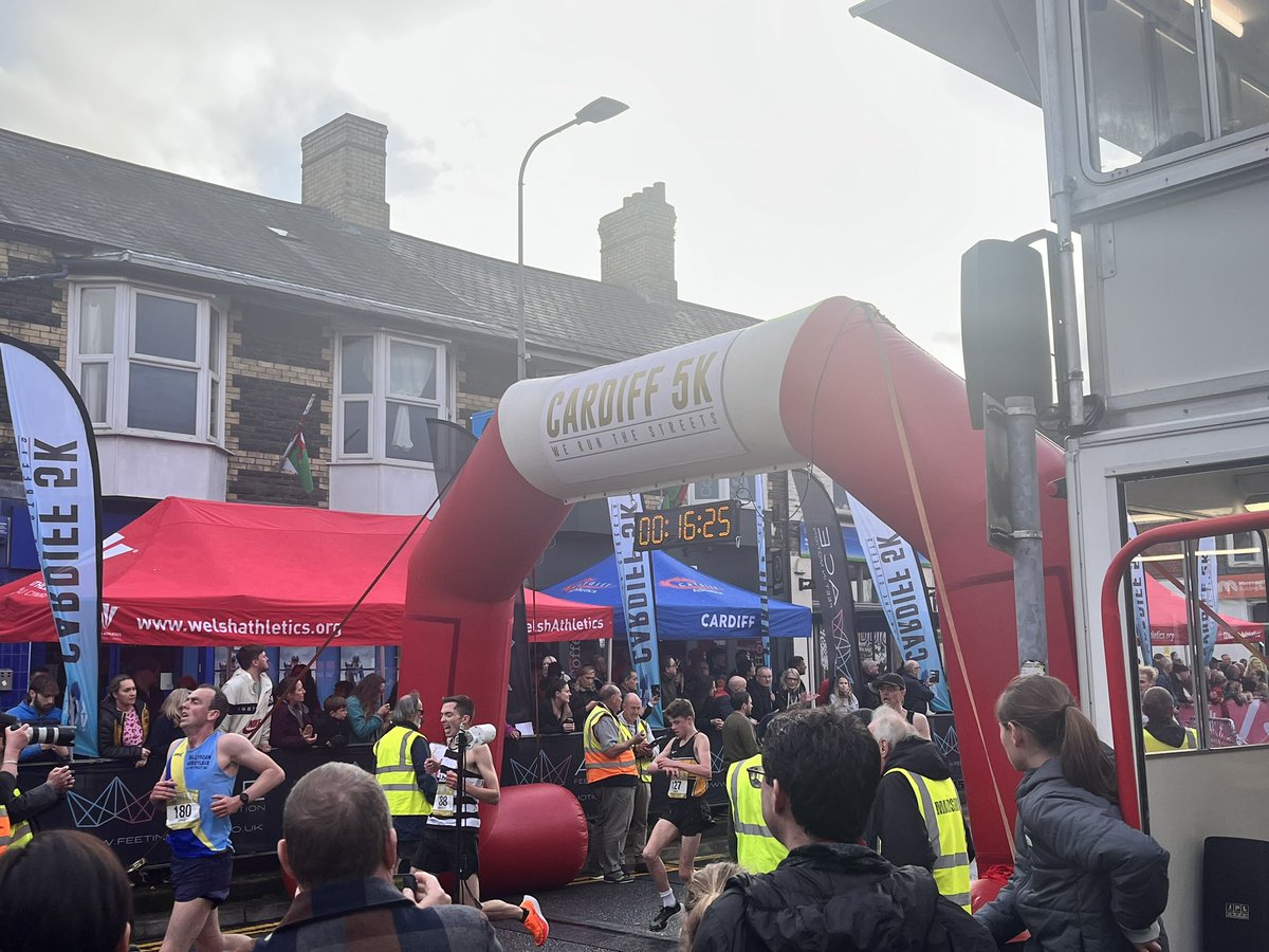 WhitTonLabour's tweet photo. Llongyfarchiadau to everyone who took part in the #Cardiff5k this evening.
It was great to see so many people out enjoying what Whitchurch has to offer! https://t.co/ujfcIM19ny