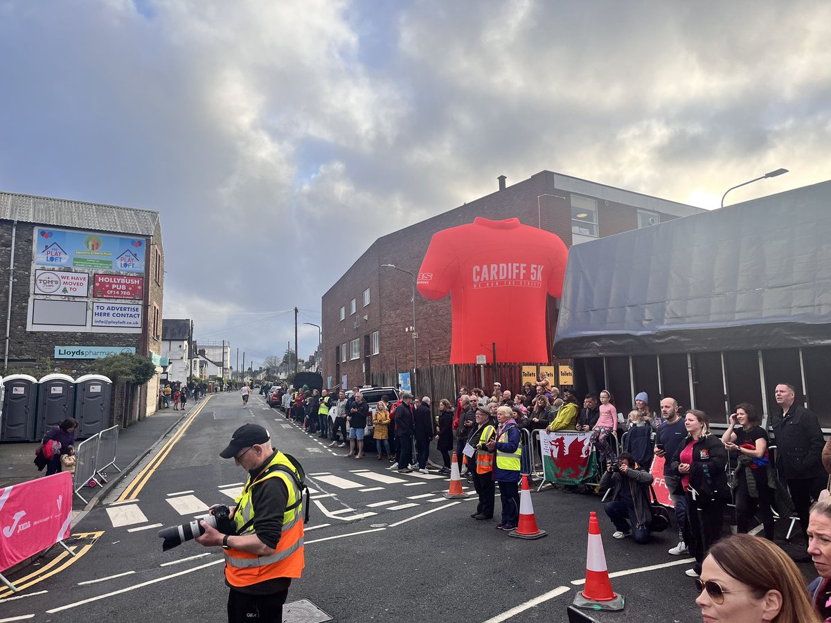 WhitTonLabour's tweet photo. Llongyfarchiadau to everyone who took part in the #Cardiff5k this evening.
It was great to see so many people out enjoying what Whitchurch has to offer! https://t.co/ujfcIM19ny