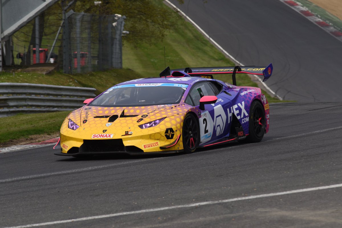 spenceberks's tweet photo. What a day today. Some absolutely superb cars on track @Brands_Hatch for the @GTCUP. #modifiedford Too many to post on here so here are a couple of my favs. https://t.co/CMv4BgL4YP