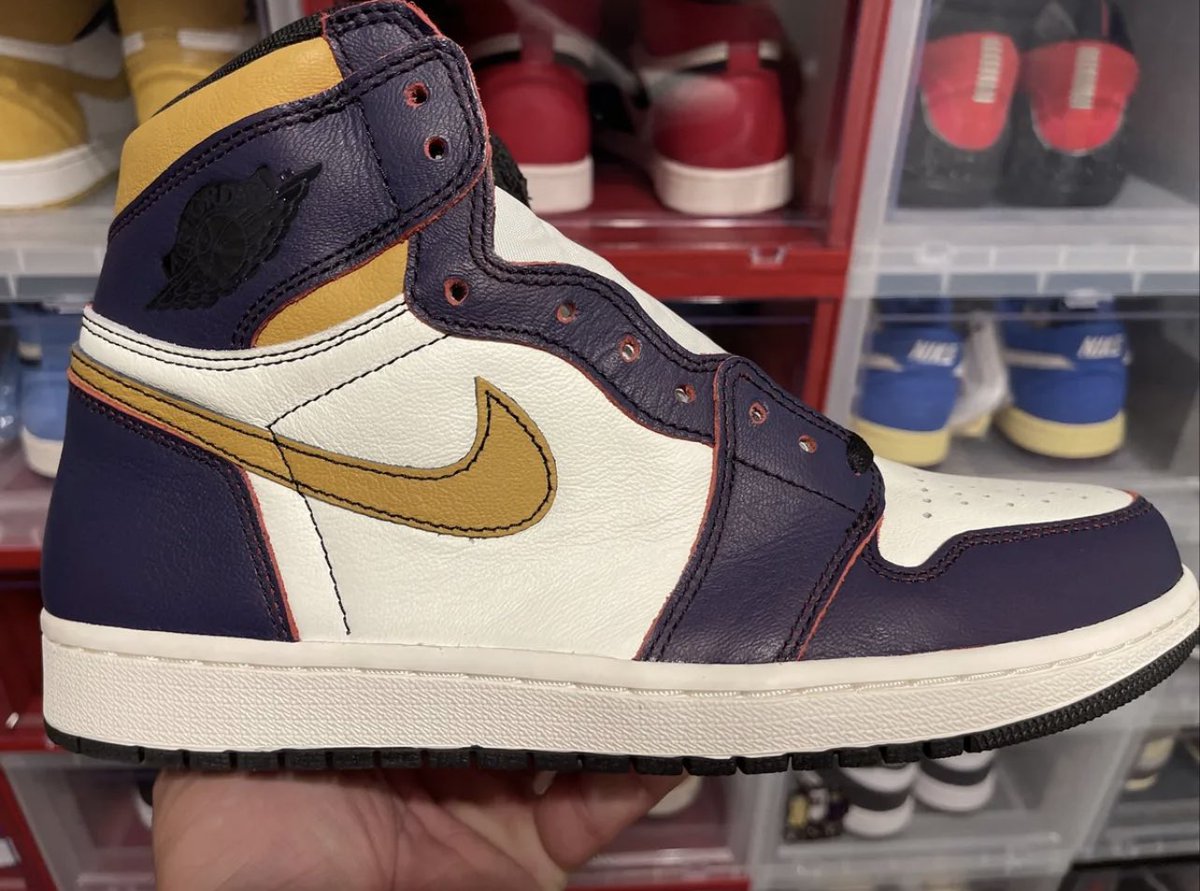 J_Alva787's tweet photo. @SellKicksSunday 
LA to Chi AJ1 sz9.5
Condition: DS
Price:435$

#Sizenineandahalf https://t.co/xGRjSNvMIb