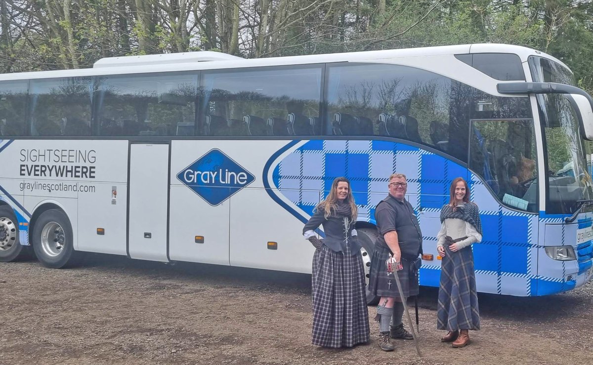 Graylinetours's tweet photo. It looks like our driver guide Brendan is having great fun on this recent Outlander tour :)
Captions anyone?
#justforfun #outlander #graylinetours https://t.co/N8VyhQZiNB