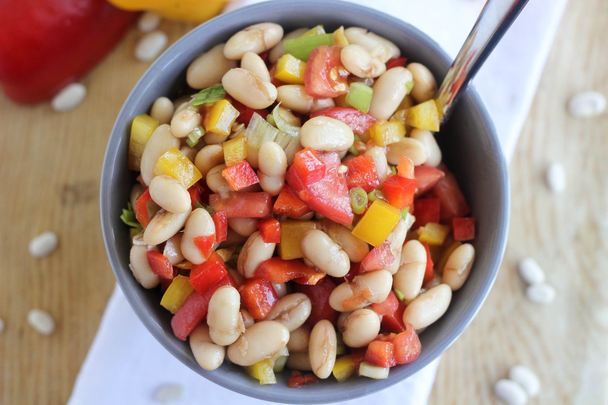 beaninstitute's tweet image. Sometimes, a little goes a long way. Try this Simple White Bean Salad! 🥗⁣
⁣
See full recipe: bit.ly/42QW61d
⁣
#simpledinner #easydinner #easylunch #salad #healthysalad