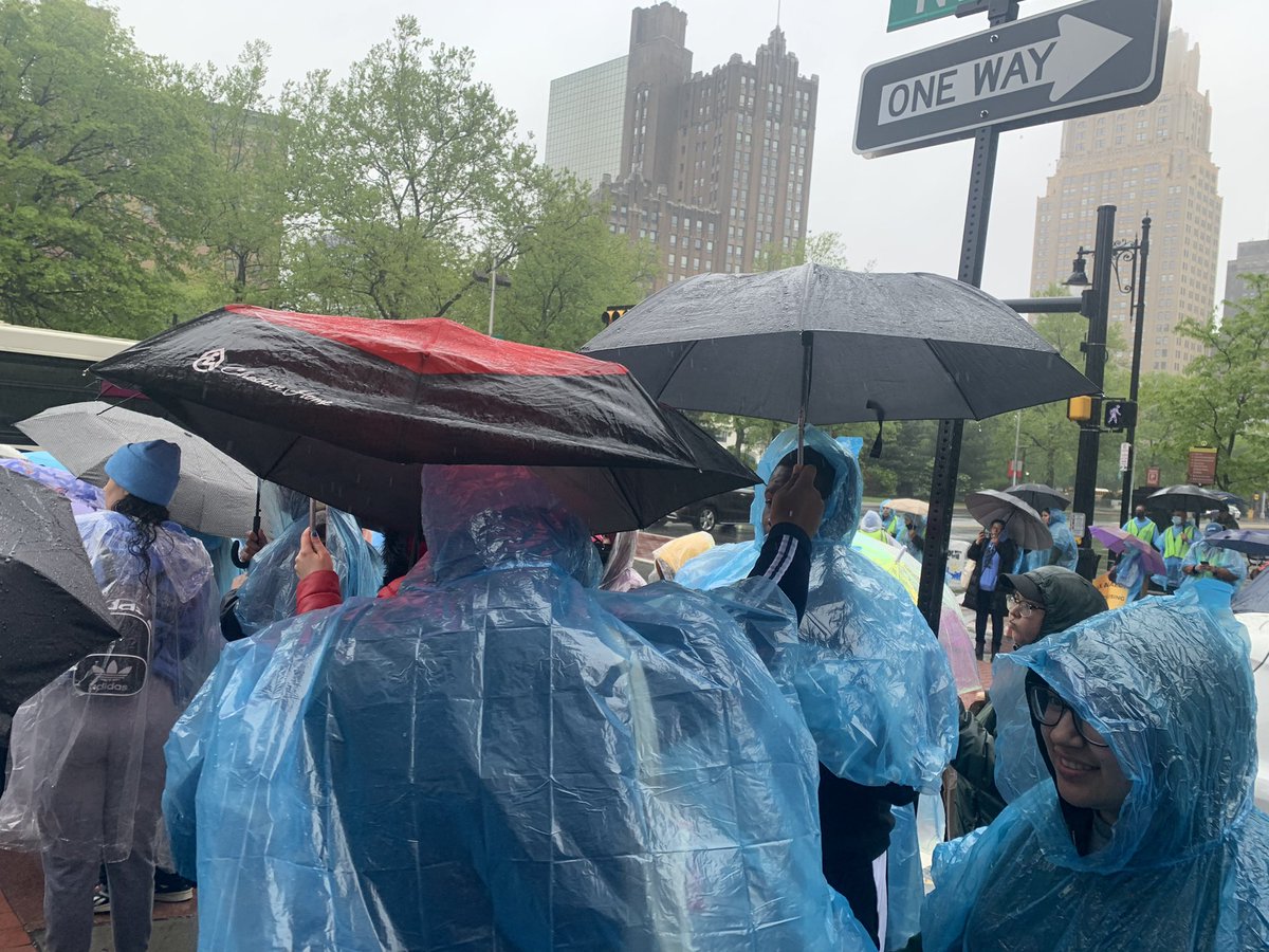 melissa_lwvnj's tweet photo. A little rain didn’t stop us from coming out to the #FundOurNJ rally! Stop tax cuts to wealthy corporations! @LWVNJ  @PhensleyLWVNJ https://t.co/RHnHfRlUx8