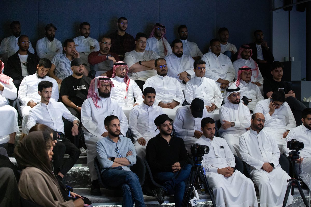 ملتقى المصممين tweet media