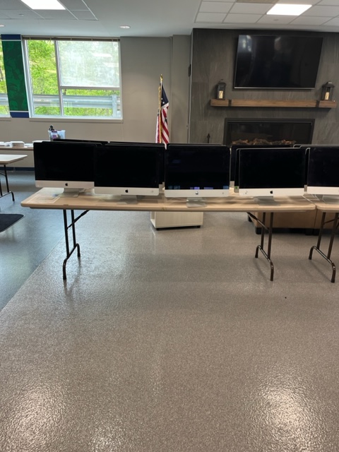 gochstech's tweet image. We still have quite a few devices yet. We are running low on iPad Air 2&apos;s though. So hurry in and pick up some great deals. #technologysale