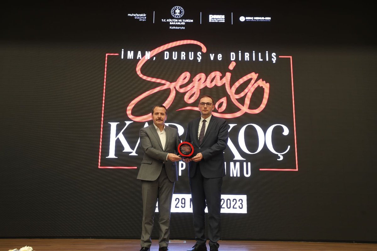 Genç Memur-Sen'imizin ev sahipliğinde düzenlenen "İman, Duruş ve Diriliş Sezai Karakoç Sempozyumu"na katıldık.

Kıymetli eser ve şiirleriyle Üstad Sezai Karakoç'un fikir dünyasını konu alan  sempozyuma katkı sunan herkese teşekkür ediyorum.

<a href="/TCKulturTurizm/">T.C. Kültür ve Turizm Bakanlığı</a>