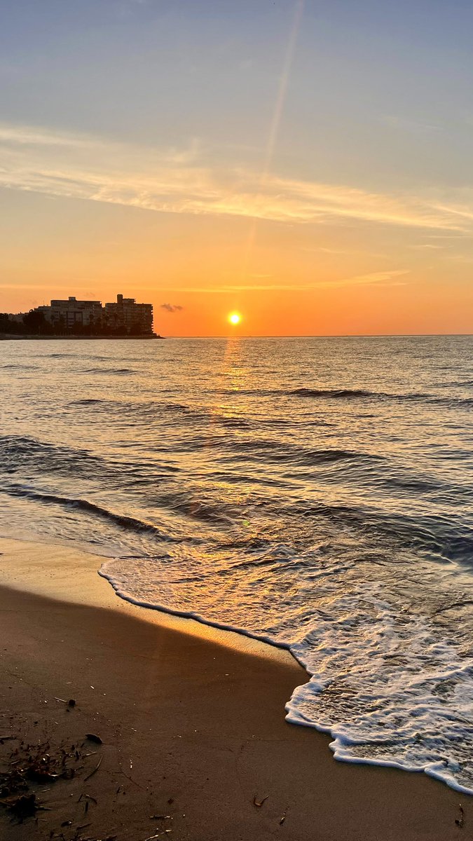 beatrizherraaiz's tweet photo. Alicante simplemente… 🧡 https://t.co/rnrRe9OBYG