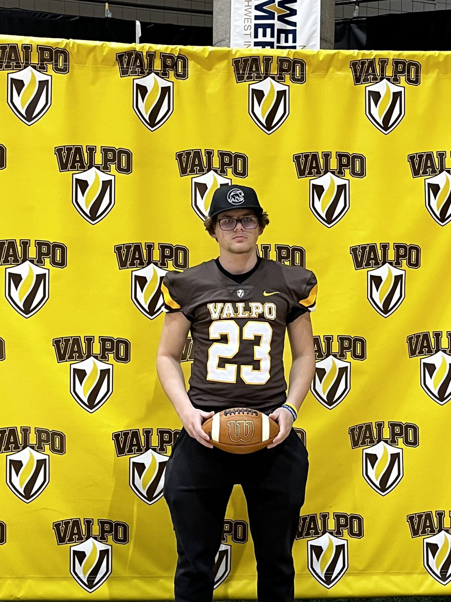 Thanks <a href="/CoachJSmith91/">Jackson Smith</a> and <a href="/CoachLFox/">Landon Fox</a> for the great junior day visit <a href="/valpoufootball/">Valpo Football</a> <a href="/CoachGardnerOL/">Geoff Gardner</a> <a href="/Coach_B_Johnson/">Coach Johnson</a> <a href="/EDGYTIM/">Timothy “EDGYTIM” OHalloran</a> <a href="/CoachBigPete/">Peter "Coach Big Pete" Leinweber</a> @HSFBscout