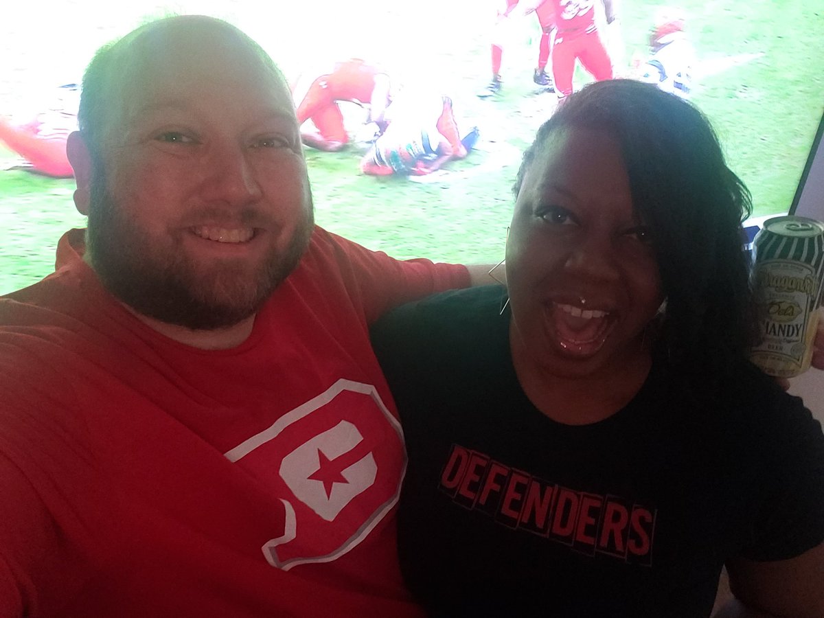 Onigeek's tweet photo. Cheering on the #DCDefenders today! #DefendDC #shieldsup https://t.co/M4LWQEa5xX