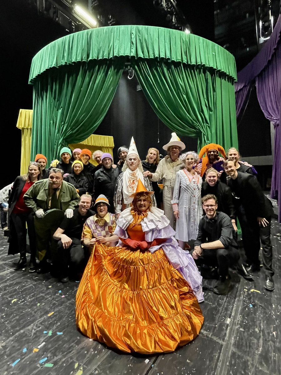oper_stuttgart's tweet photo. Ciao, Hotzenplotz – wir freuen uns auf nächste Saison! Das war die vorerst  letzte Vorstellung unserer Familienoper #StgtHotzenplotz. Im Dezember gibt’s ein Wiedersehen! https://t.co/Z21FWTiQkz
