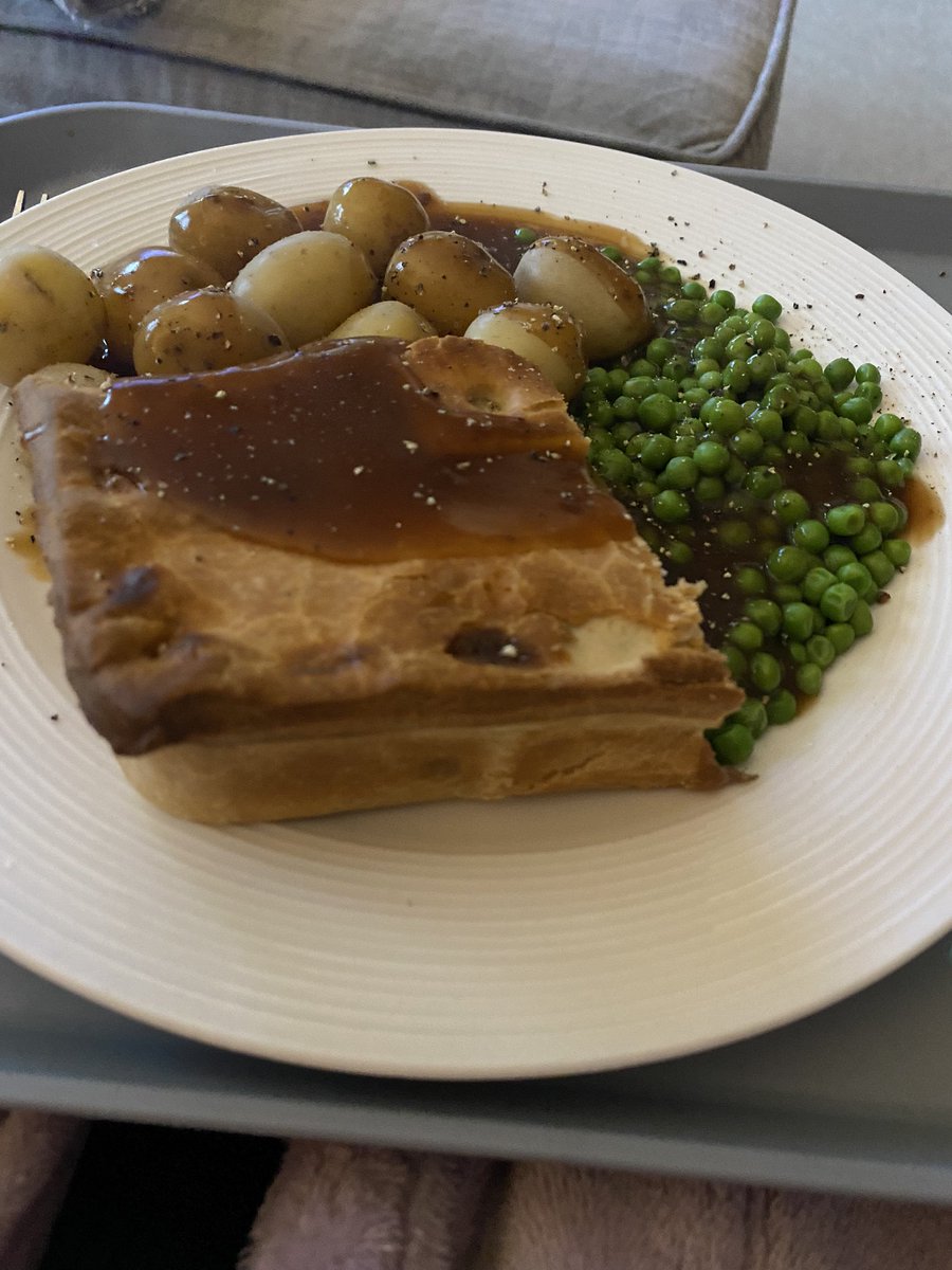 DenisePye9's tweet photo. #gatesheadfc thanks #dicksons for the pie that they made for Ethan pye . What a lovely Sunday meal Thanks to all the Gateshead team members who voted for Ethan and thanks for making him feel welcome and helping him develop into the player he is today 👍 https://t.co/Kby9k8DdEB